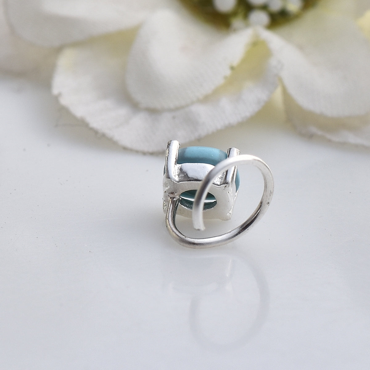 Round Larimar Nose Pin – 925 Sterling Silver