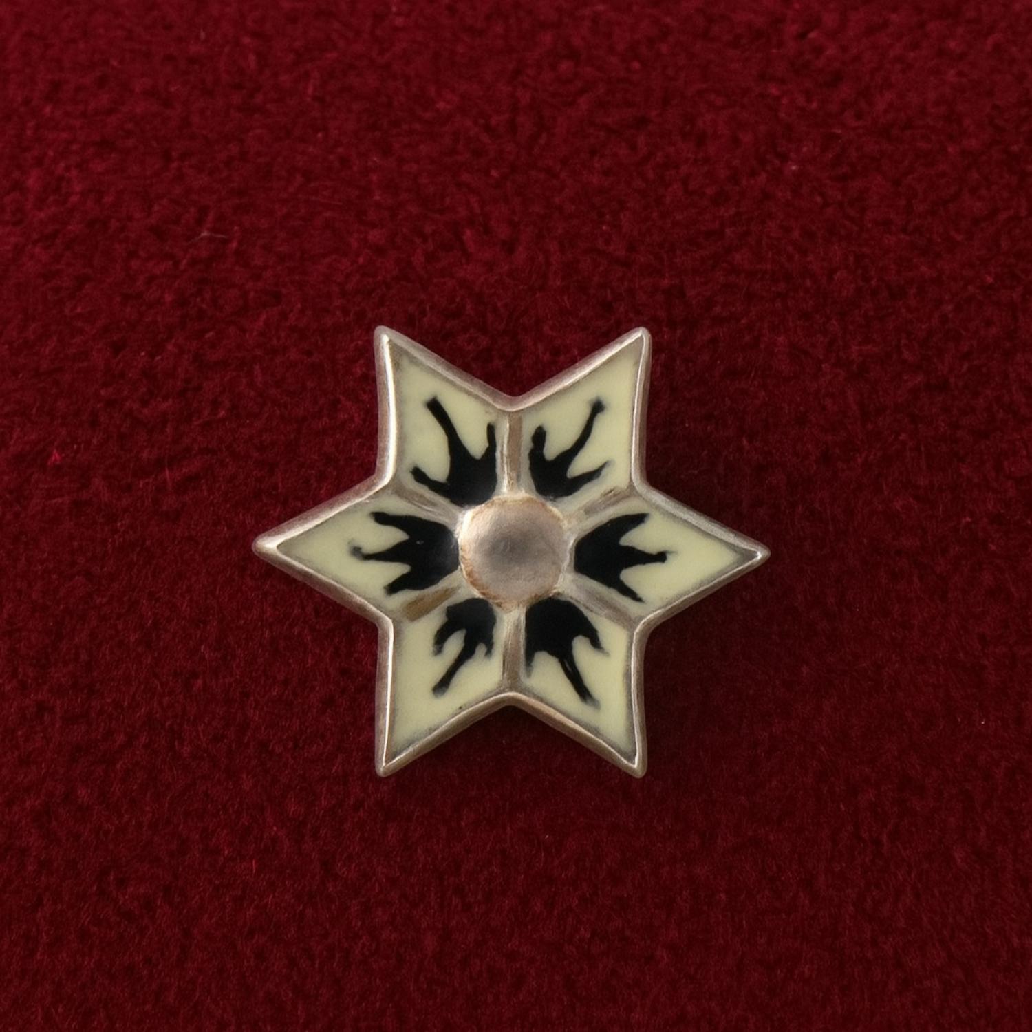 925 Sterling Silver Black & Ivory Enamel Six-Point Floral Star Nose Pin