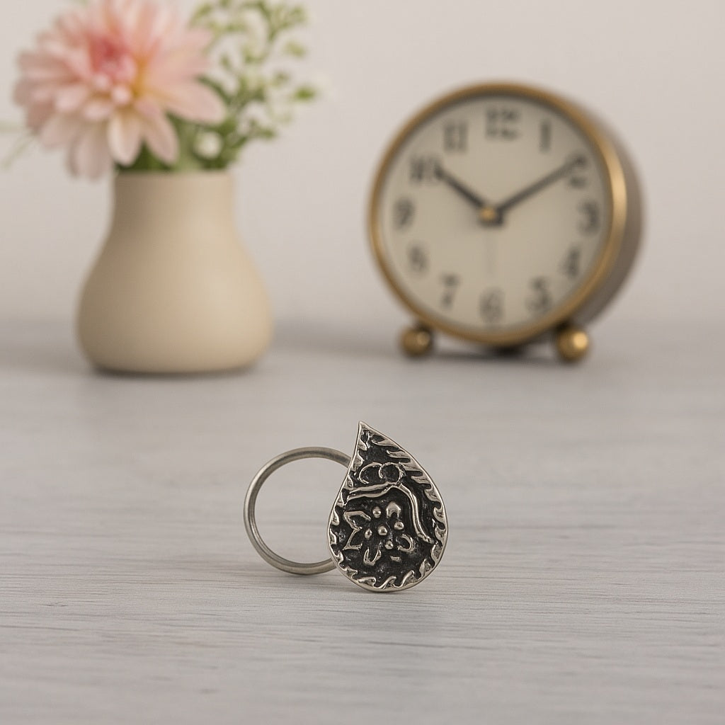 925 Sterling Silver Antique Teardrop Nose Pin