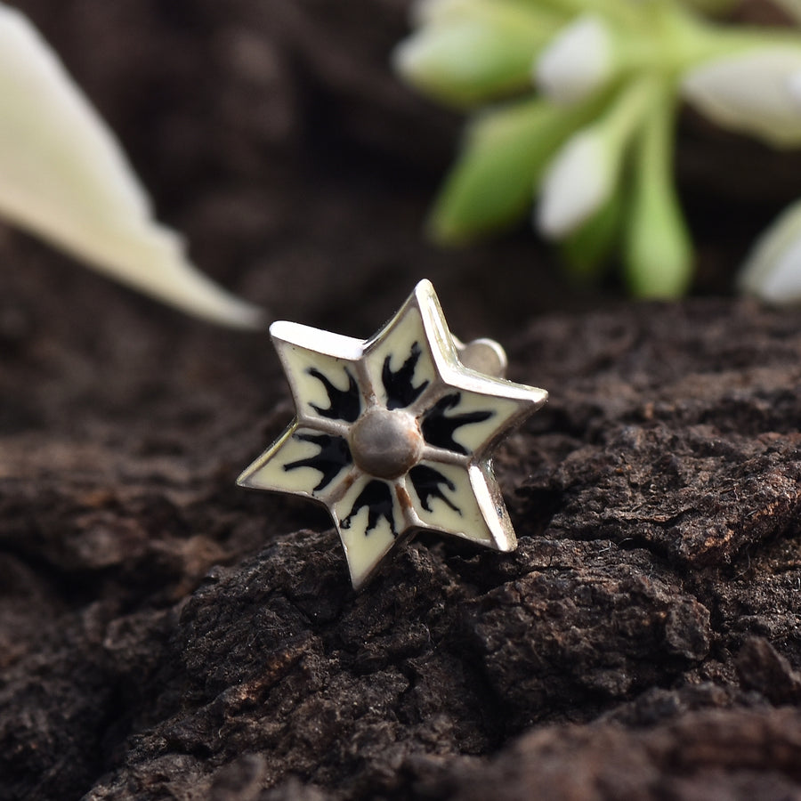 Black and Cream Flame Detail Enamel Star Nose Pin – 925 Sterling Silver