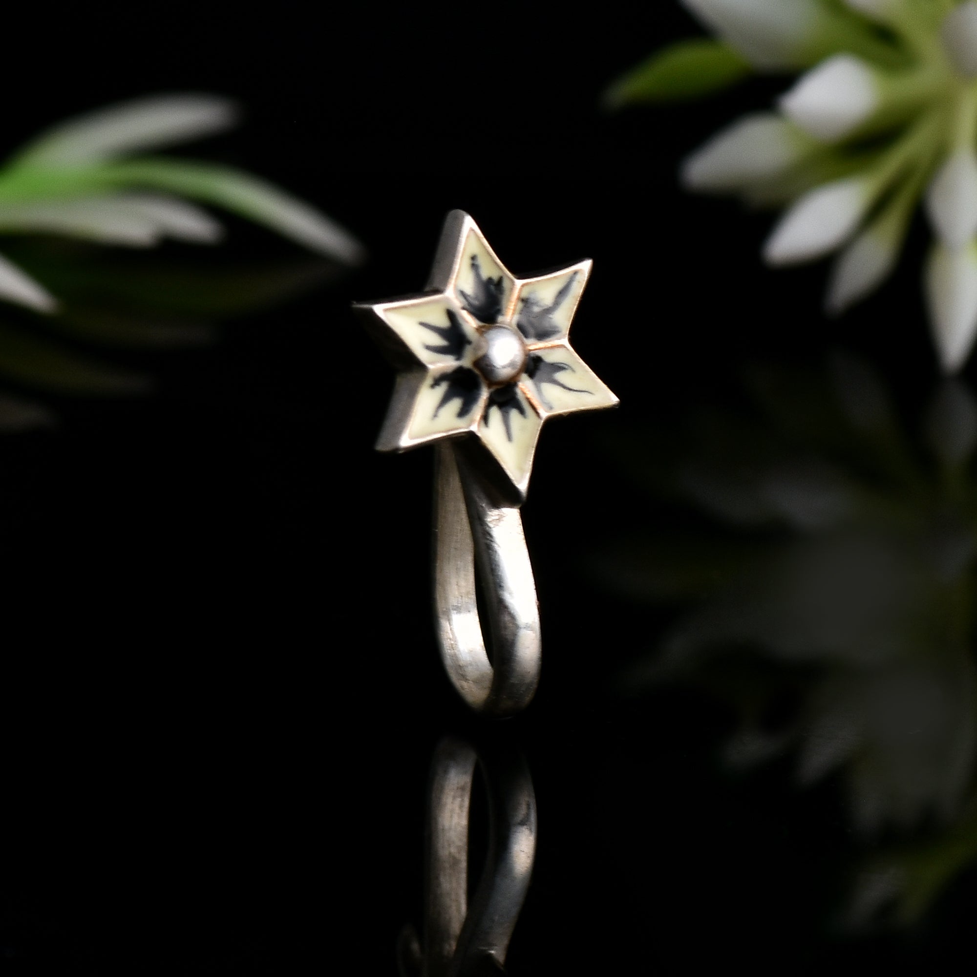 Black & Cream Floral Star Nose Pin 925 Sterling Silver