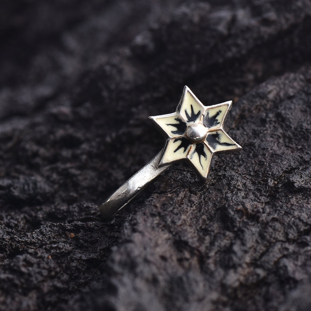 Black & Cream Floral Star Nose Pin 925 Sterling Silver
