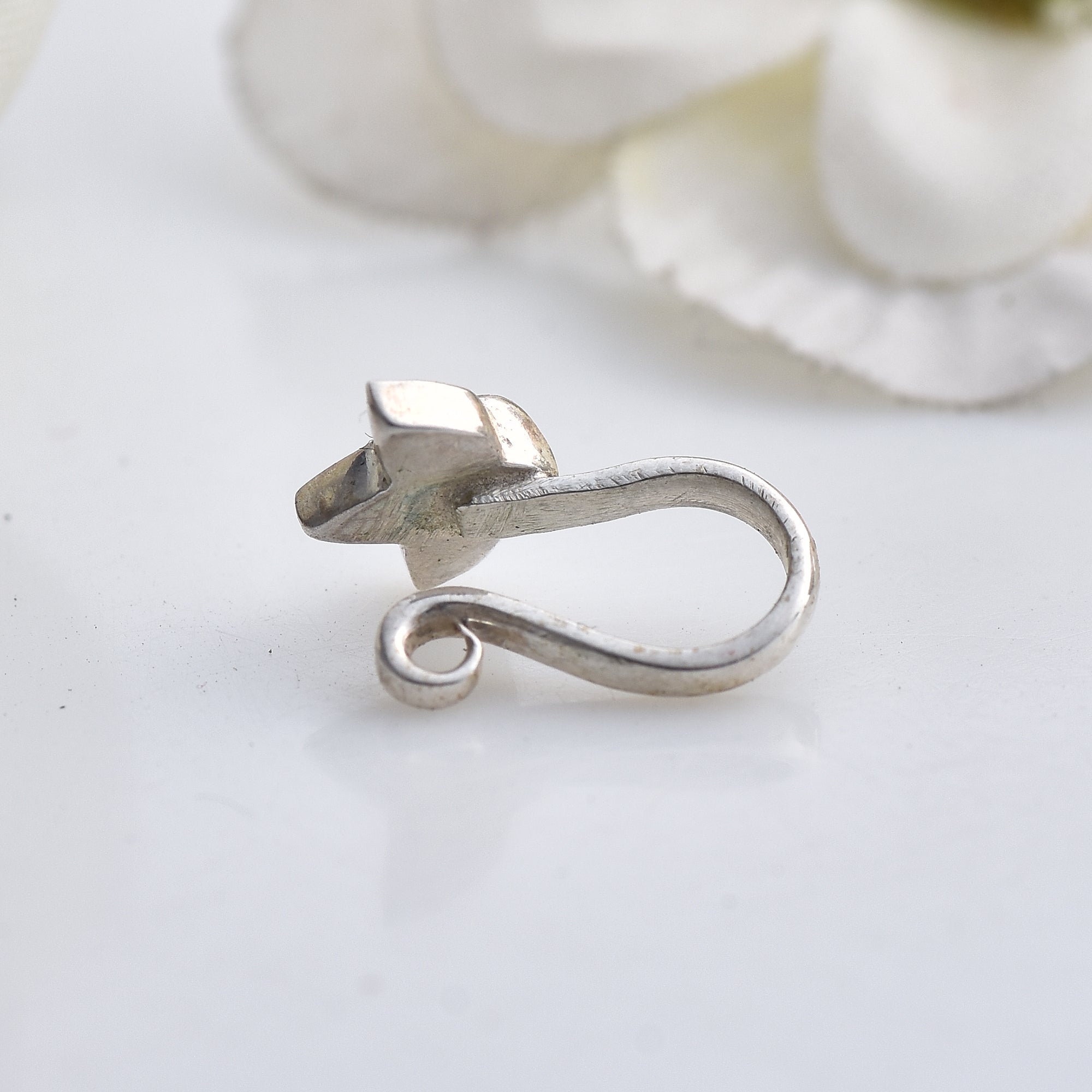 Blue Three-Petal Floral Nose Pin 925 Sterling Silver