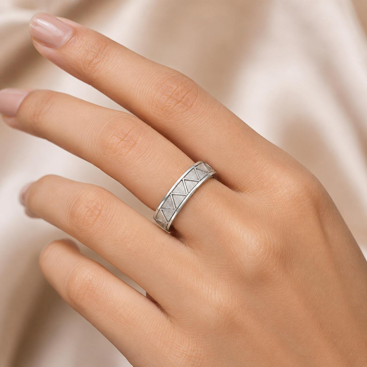 925 Sterling Silver Textured Wide Geometric Triangle Band Ring