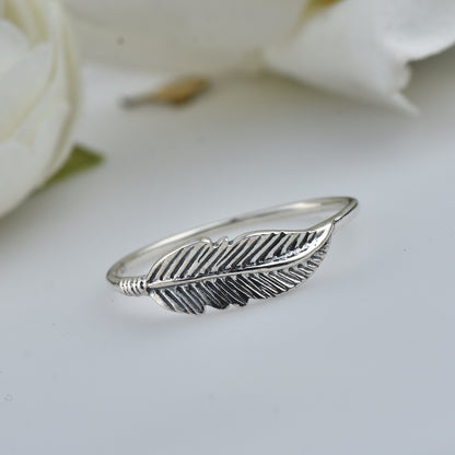Minimalist Leaf Feather Ring – 925 Sterling Silver