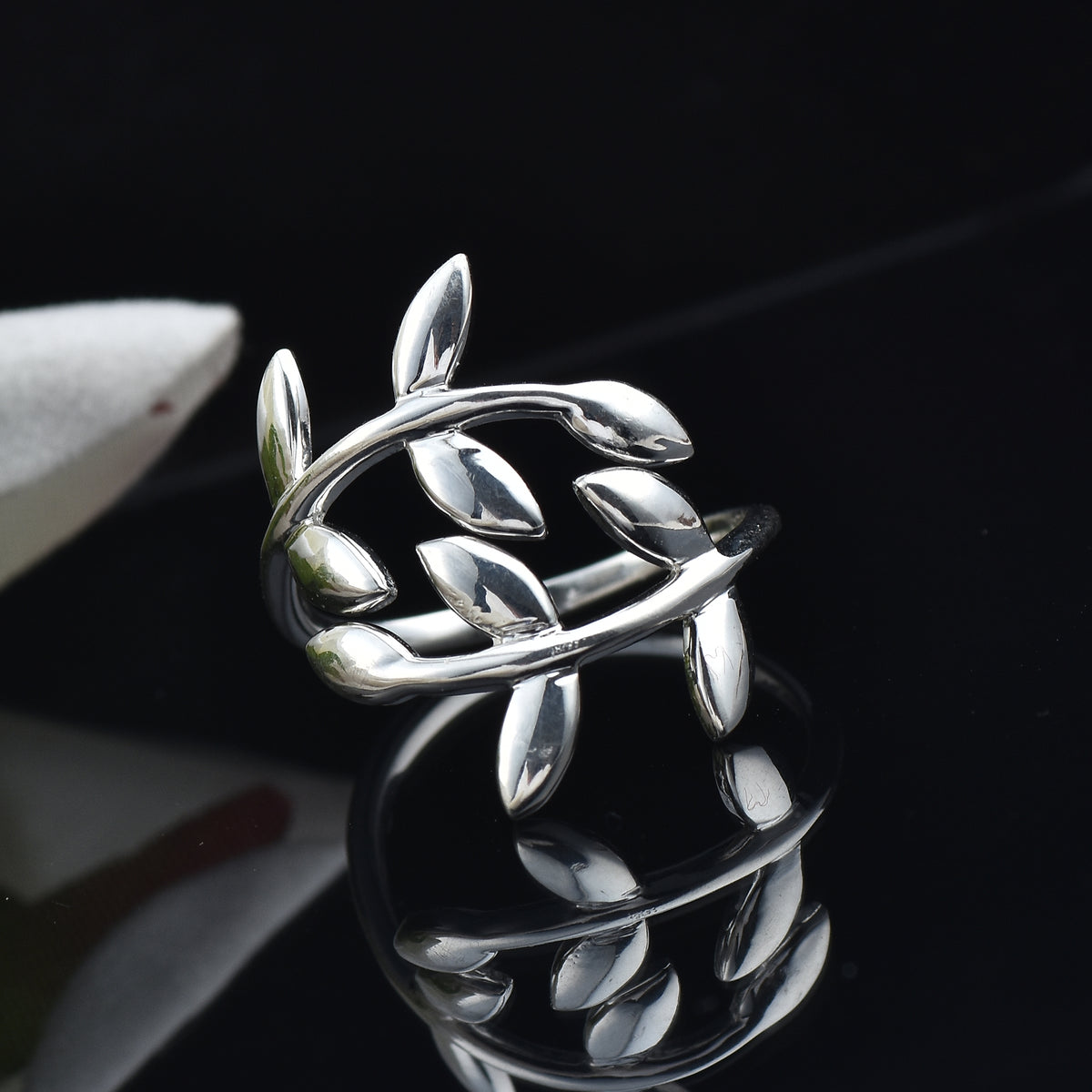 Open Leaf Vine Ring – 925 Sterling Silver