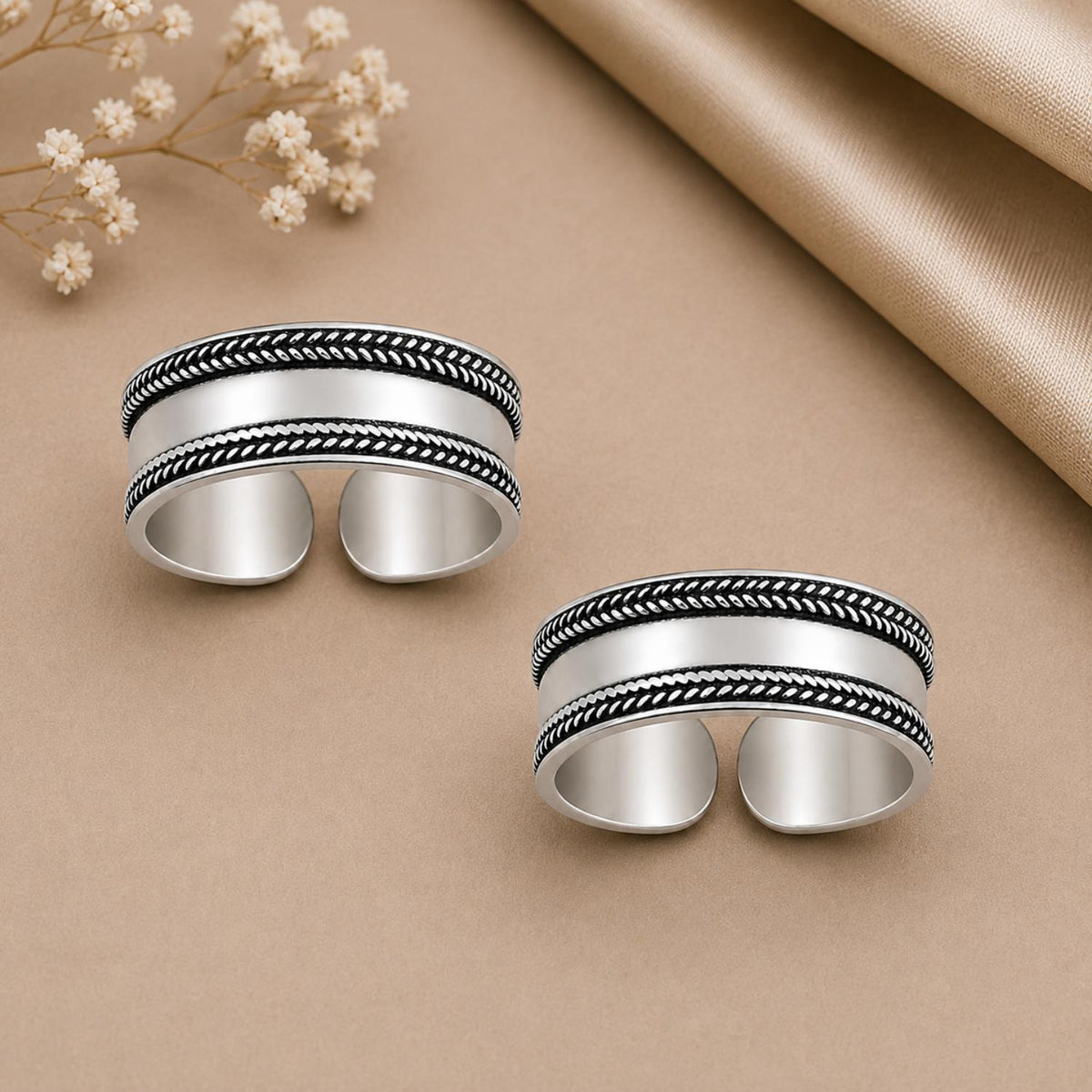 Wide Oxidised Leaf Border Toe Ring – 925 Sterling Silver