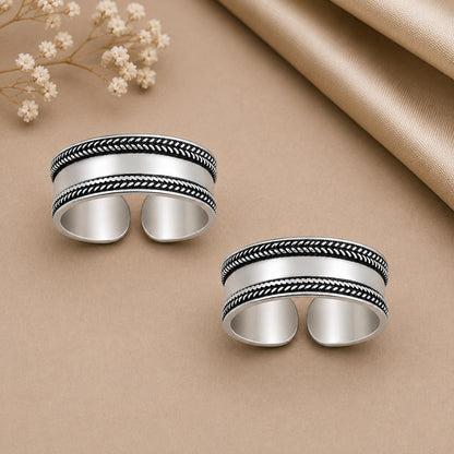 Wide Oxidised Leaf Border Toe Ring – 925 Sterling Silver
