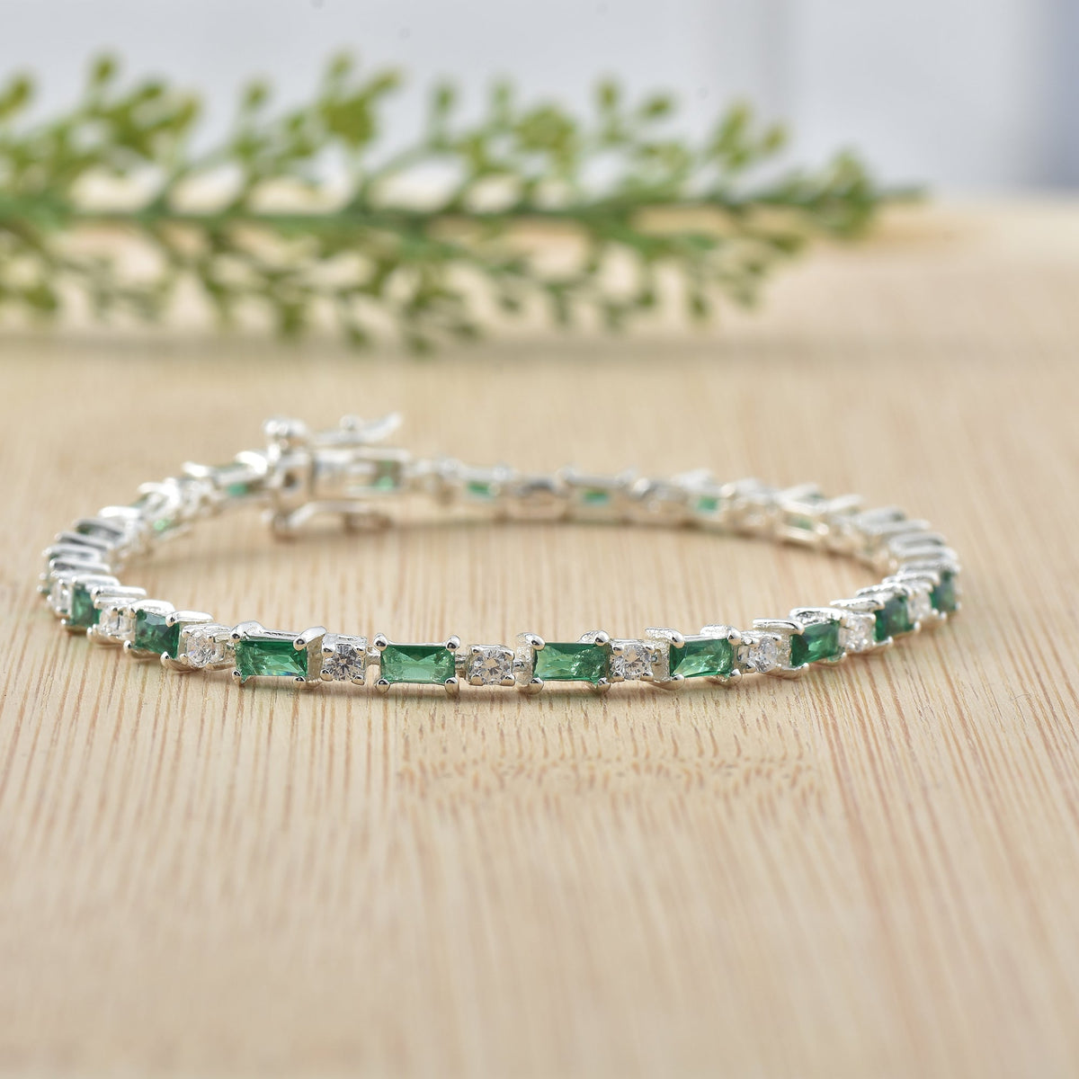 Baguette-Cut Emerald Tennis Bracelet – 925 Sterling Silver
