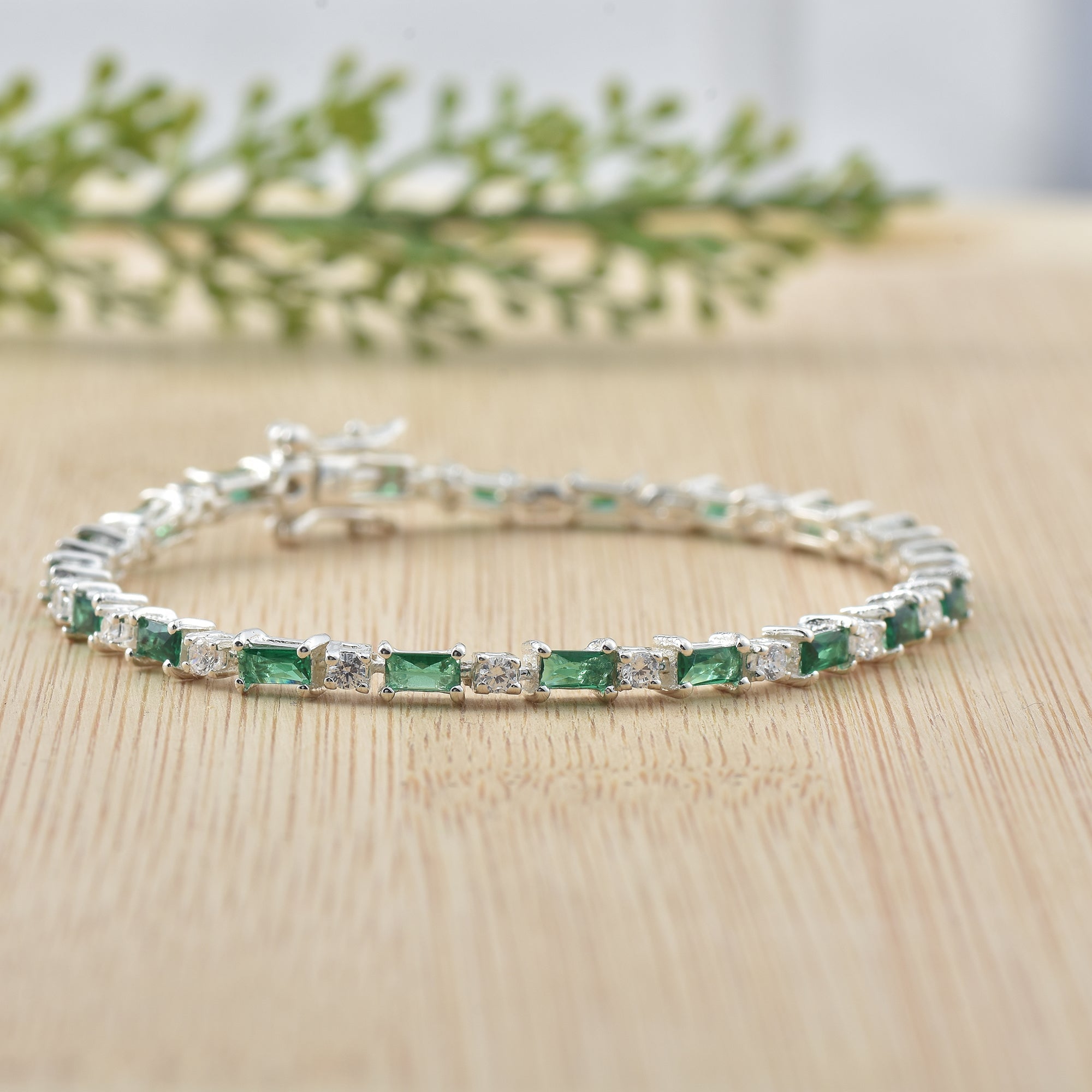 0.78 Ct Baguette Cut Emerald Tennis Bracelet 925 Sterling Silver