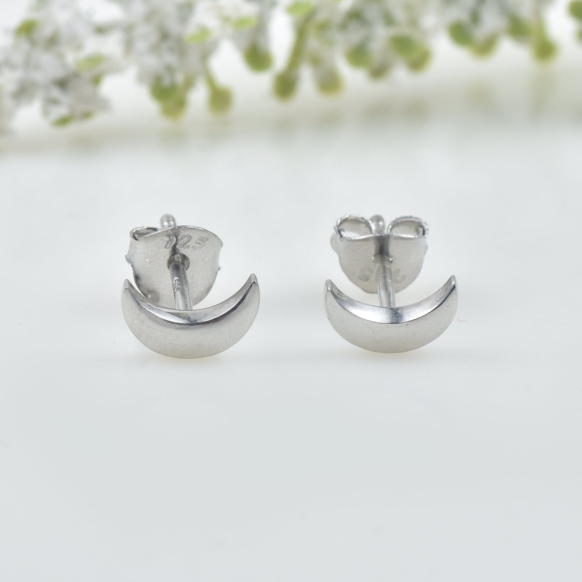 925 Sterling Silver Crescent Moon Stud Earrings