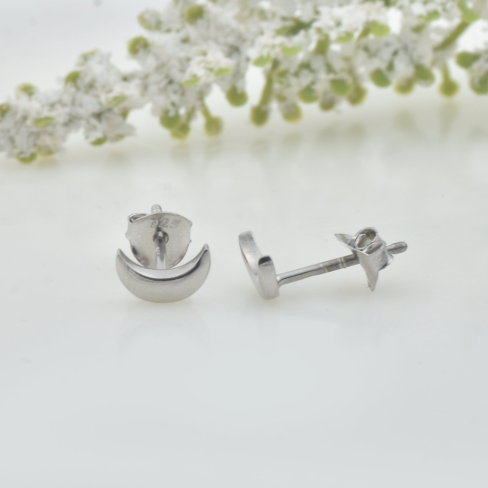 925 Sterling Silver Crescent Moon Stud Earrings
