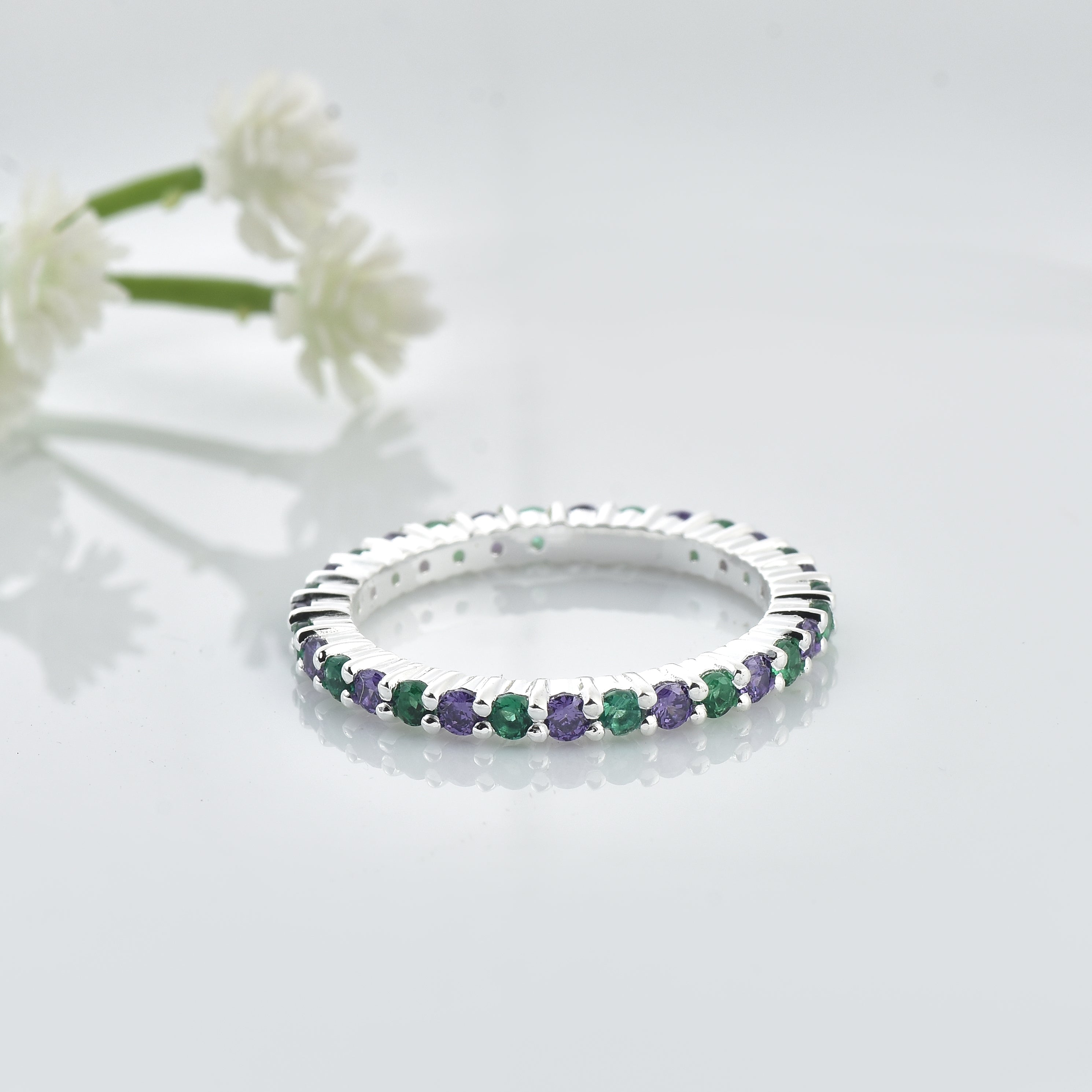 0.90 Ct Round Emerald & Amethyst Eternity Band Ring 925 Sterling Silver