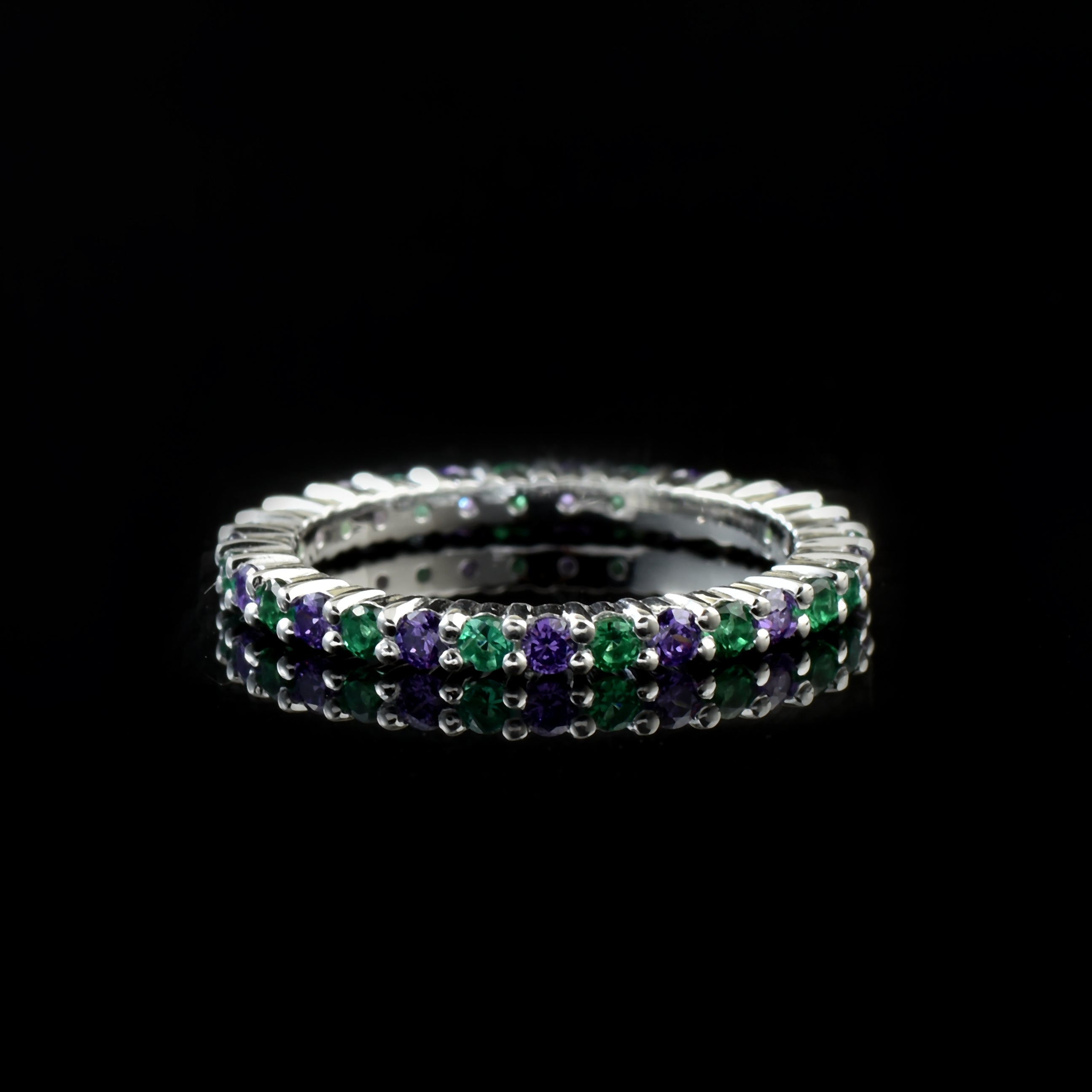 0.90 Ct Round Emerald & Amethyst Eternity Band Ring 925 Sterling Silver