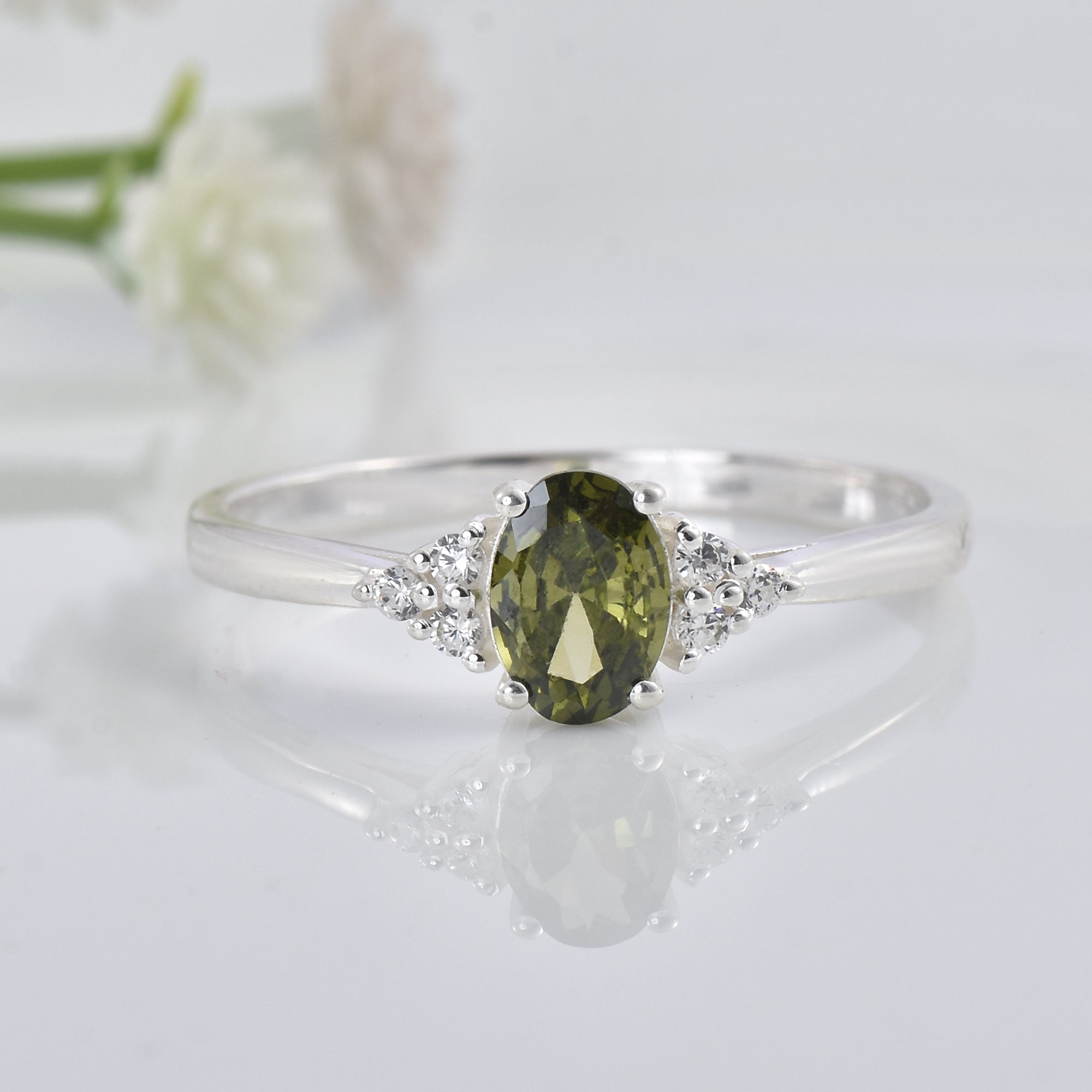 1.00 Ct Oval Shape Peridot Solitaire Ring 925 Sterling Silver
