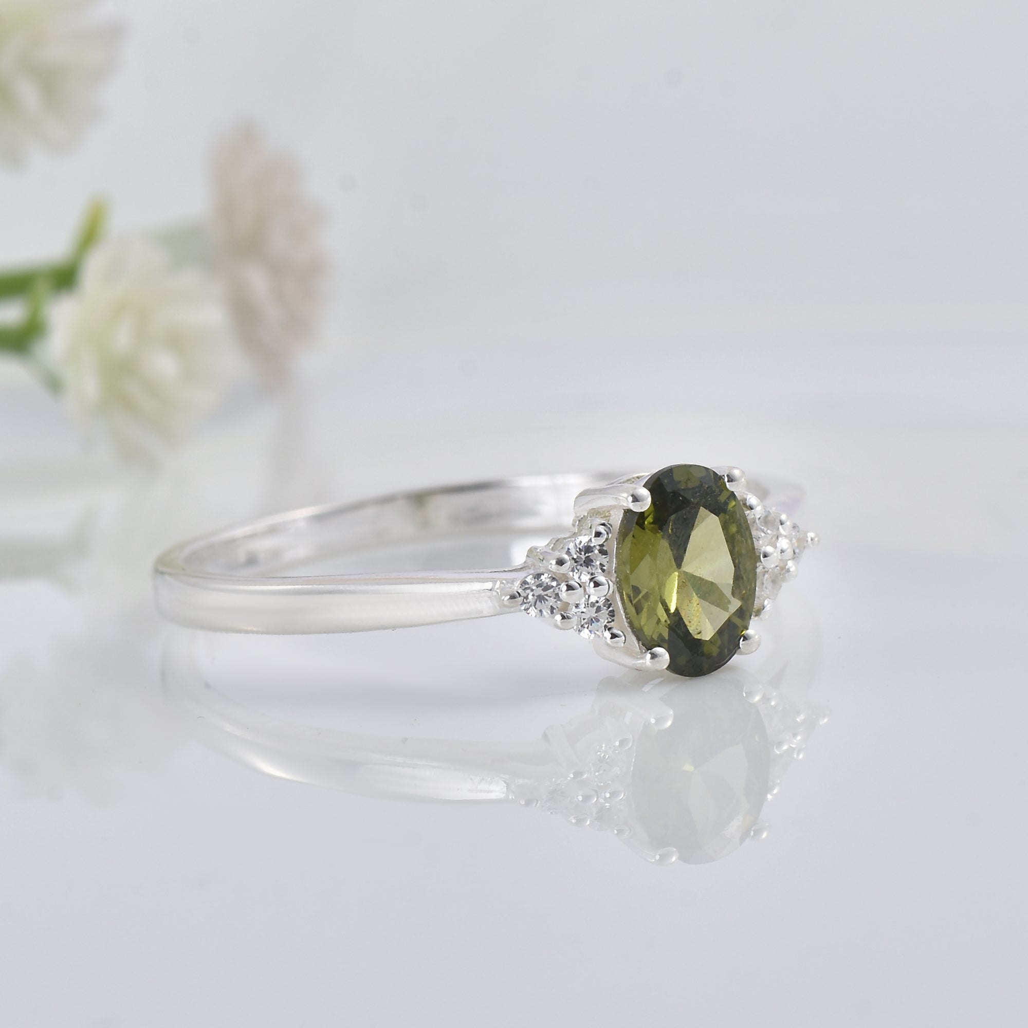 1.00 Ct Oval Shape Peridot Solitaire Ring 925 Sterling Silver
