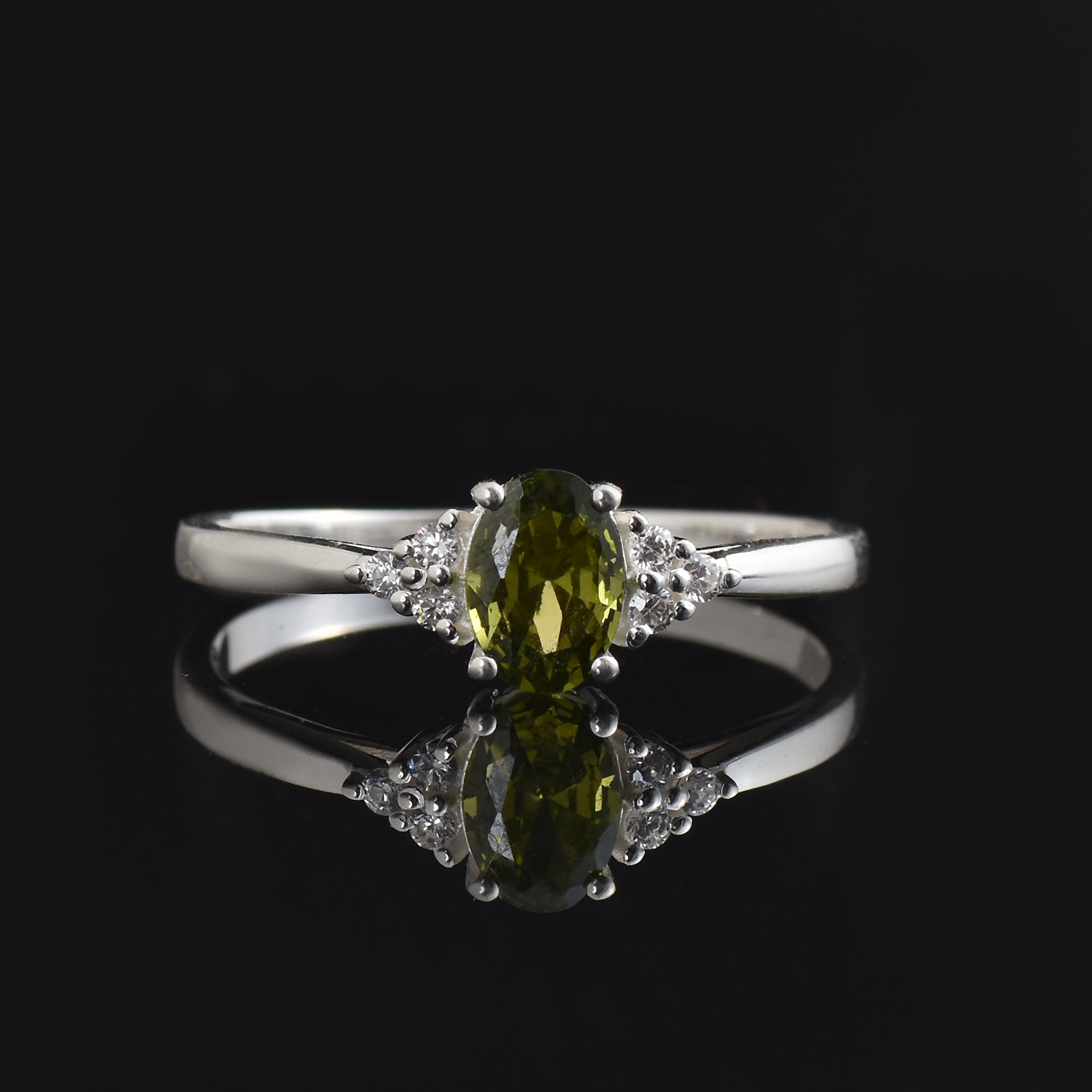 1.00 Ct Oval Shape Peridot Solitaire Ring 925 Sterling Silver