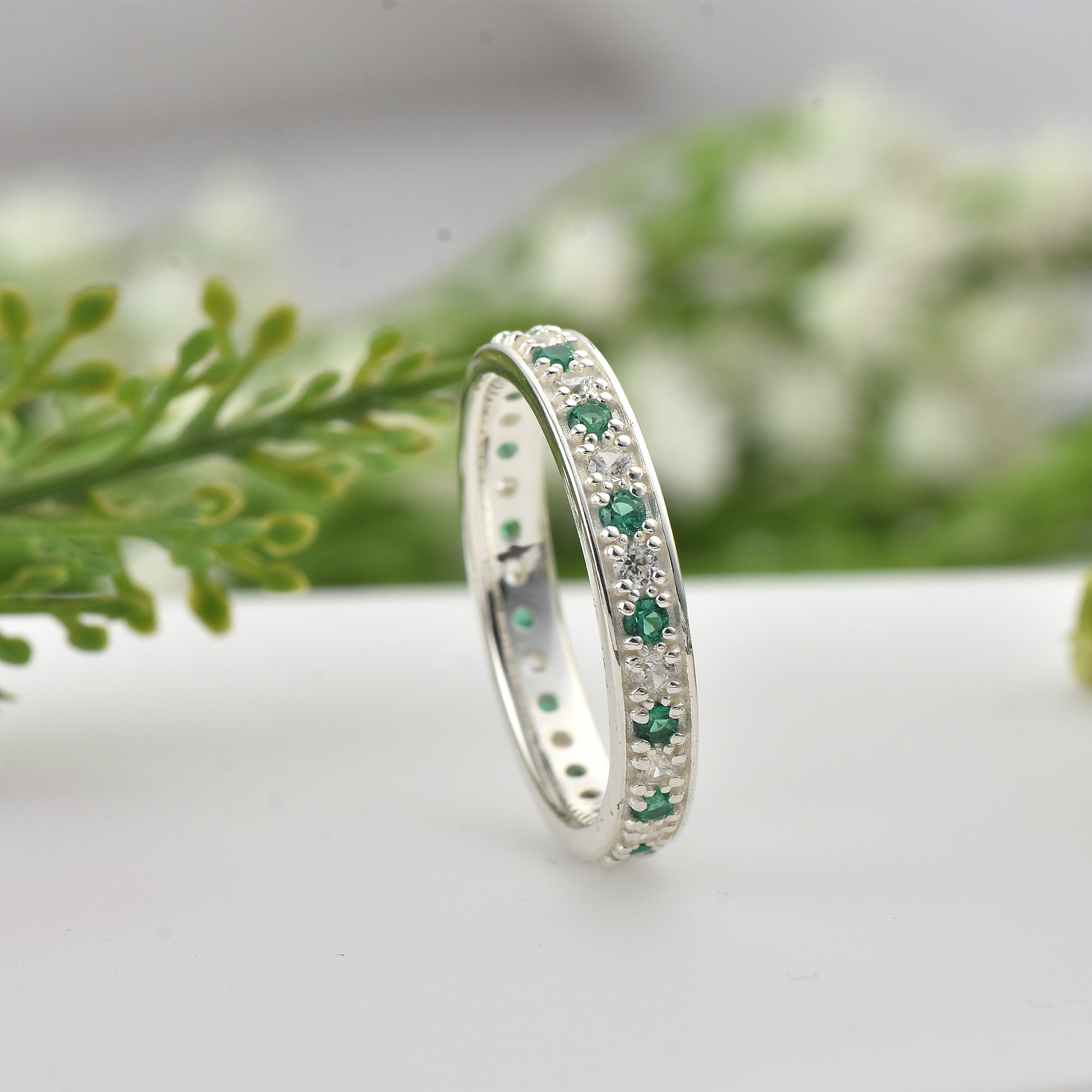 925 Sterling Silver 2MM Round Shape Emerald Gemstone Ring