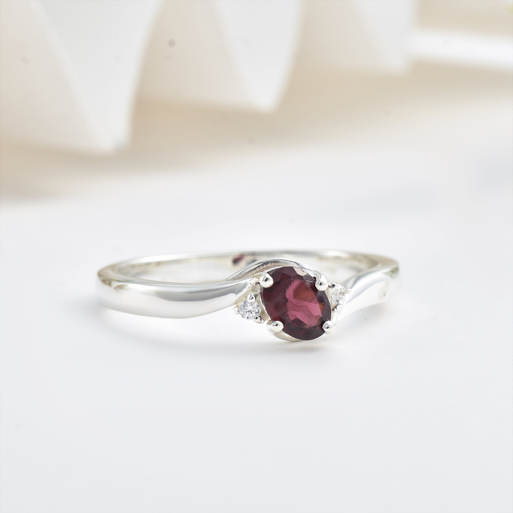 Rhodolite Garnet Solitaire Ring – Sterling Silver