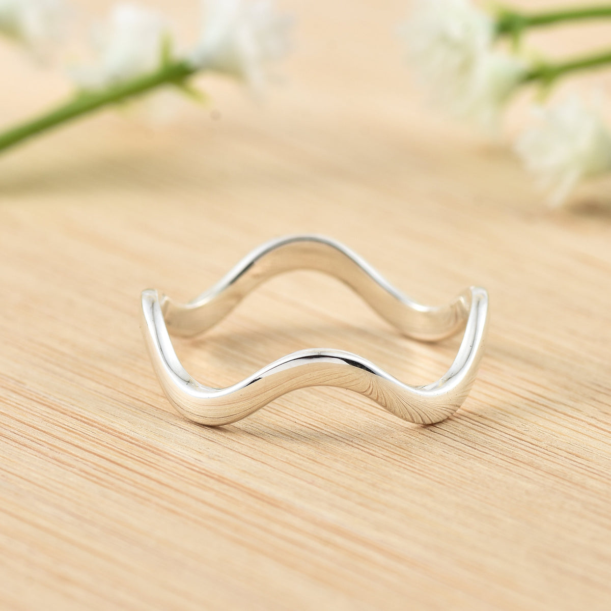Minimalist Wave Band Ring – 925 Sterling Silver