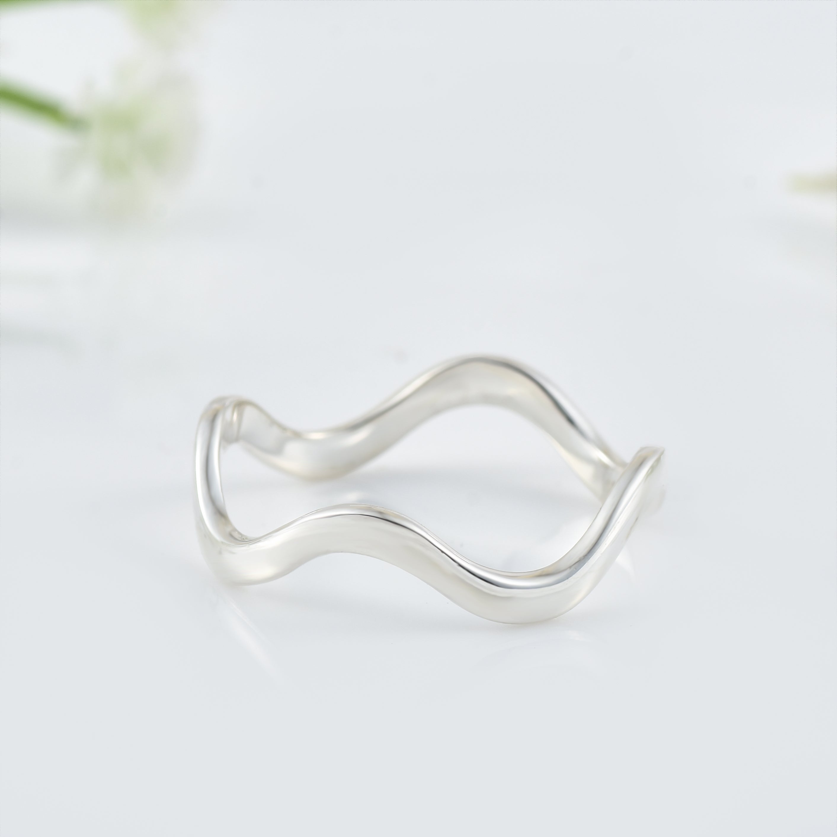 Minimalist Wave Band Ring - 925 Sterling Silver