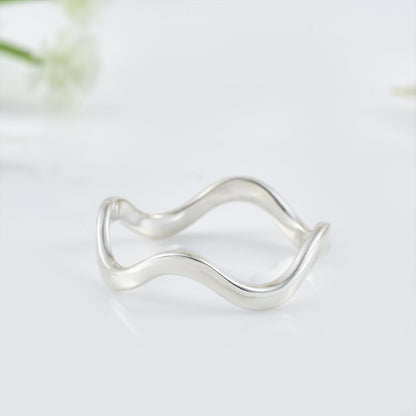 Minimalist Wave Band Ring – 925 Sterling Silver