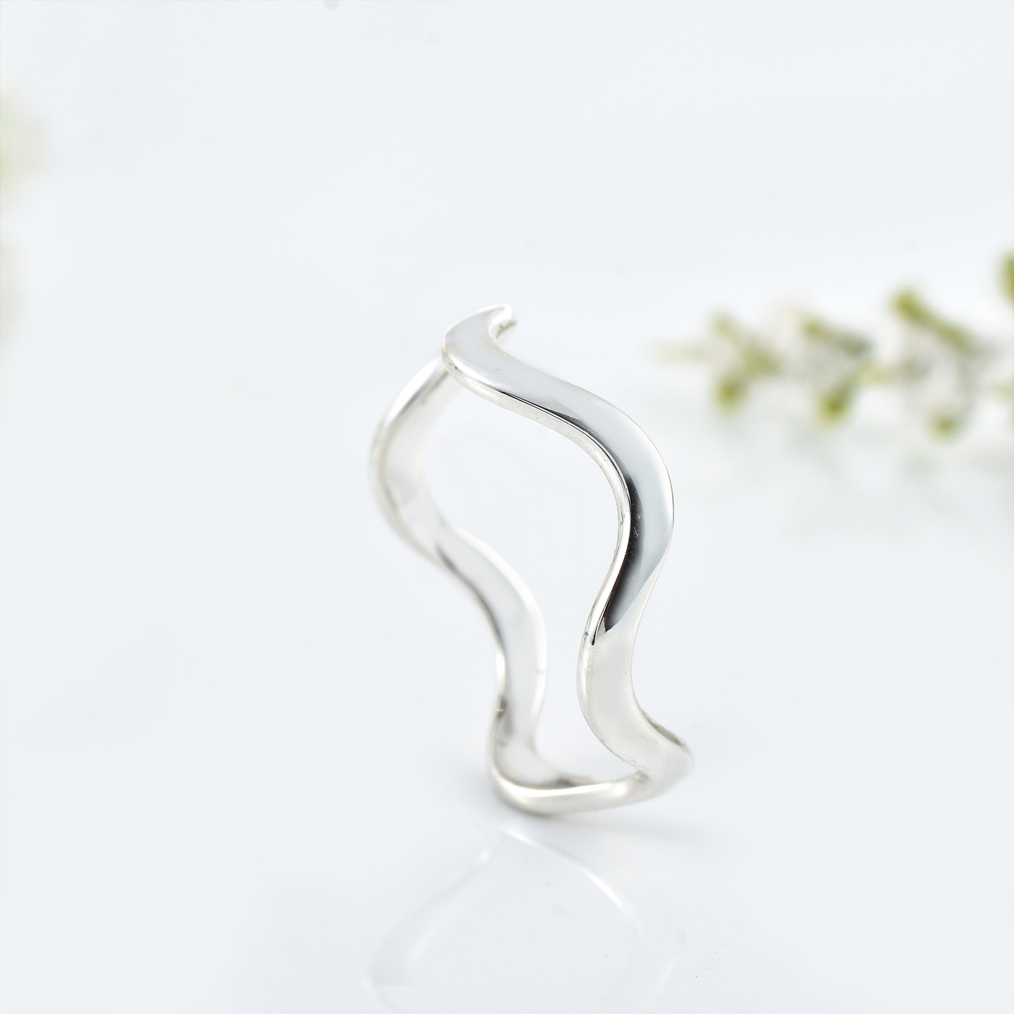 Minimalist Wave Band Ring - 925 Sterling Silver