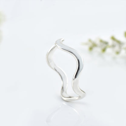 Minimalist Wave Band Ring – 925 Sterling Silver