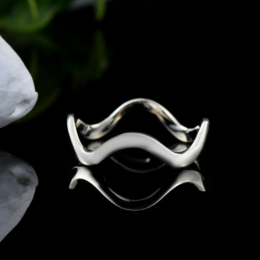Minimalist Wave Band Ring – 925 Sterling Silver